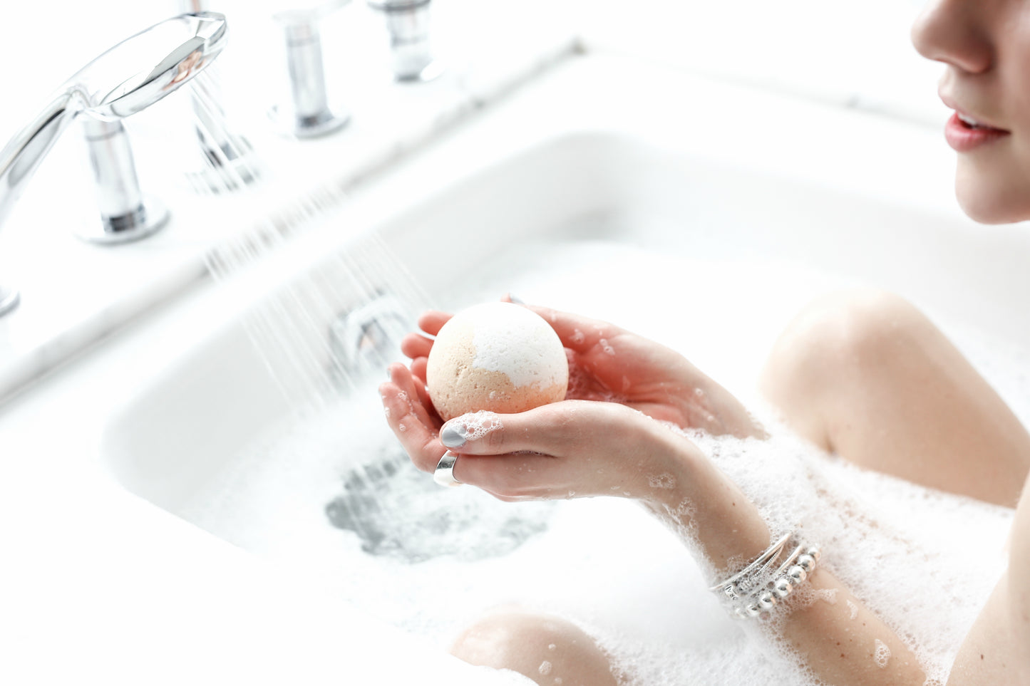 Bathorium Pomelo Grove Bath Bomb