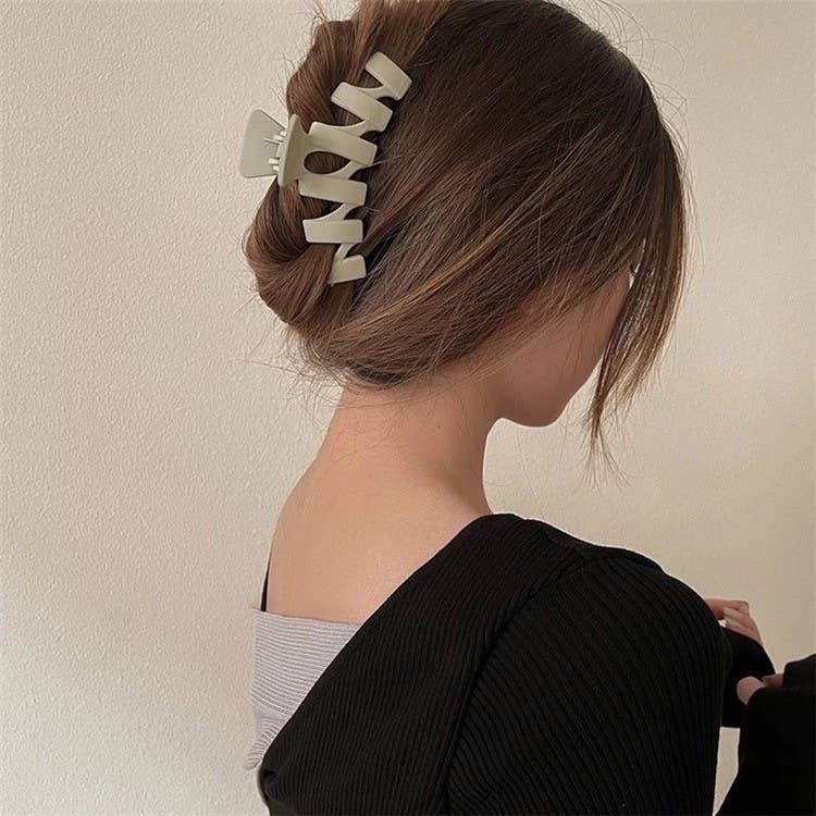 Matte WAVE Claw Clip XLarge